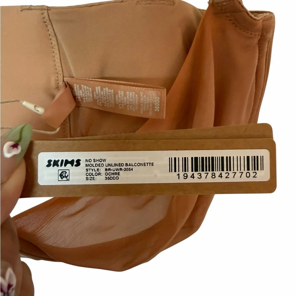 SKIMS No Show Molded Unlined Balconette Bra – Ochre – NWT – 36DDD - Picture 4 of 7